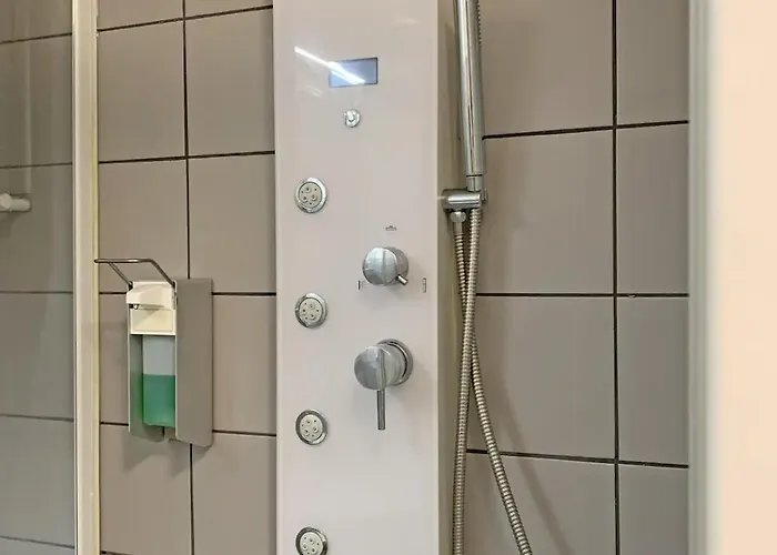 Comodo Pied-a-terre Ad דירה *